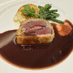 L'ESSOR - 蝦夷鹿ロース肉のパイ包み焼き