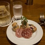 カーヴ - シングルモルト＆本日のアミューズ