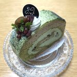 ル・パティシエ ヨコヤマ - 抹茶ロール カット！