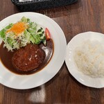 NANBA - ハンバーグの八丁味噌煮込み