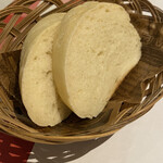 Decoller - 自家製パン。温かい。