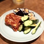 焼肉 静龍苑 - キムチ盛り合わせ