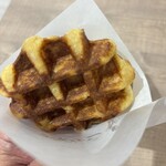 マネケン - 料理写真:プレーンワッフル(170円)