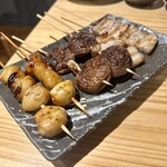 もつ焼き しげ吉 - ニンニク、シイタケ、豚バラ