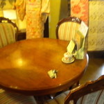 風地蔵 - テーブルや椅子も様々。