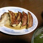 あすなろ - 餃子はタレをかけてもらいます