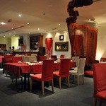 Enak KL - シンプルな内装