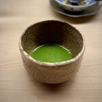 道人 - 大将が点ててくれるお薄で、スッと落ち着きます。