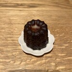 NeMo - カヌレ（お皿はカヌレ用とのことです。）