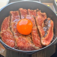 炭火和牛焼肉もうもう亭 広小路店 - 炭火和牛ひつまぶし　もうもう牛まぶし
                    たまご