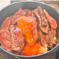 炭火和牛焼肉もうもう亭 広小路店 - 炭火和牛ひつまぶし　もうもう牛まぶし
                    たまご