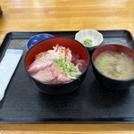 みなと市場 小松鮪専門店 - 