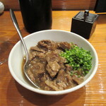 魚虎 - 牛すじ煮込 880円