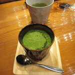 魚虎 - 自家製あんにん豆腐 440円(まっちゃ)