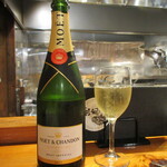 魚虎 - モエ・エ・シャンドン(白/フルボトル) 9900円