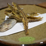 柳家 - 2014.10琵琶湖産子持ち鮎､味女どじょう天ぷら(抹茶塩)