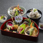 波の綾 - 波の綾特製御膳（ミニ海鮮丼、味噌汁、漬物、デザート付）