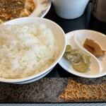 中国料理 桃李 - ご飯・ザーサイ 干し大根醤油漬け