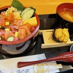 札幌海鮮丼 丼兵衛 - 