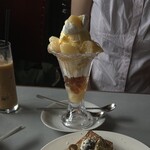 エンペラー - 《期間限定》桃のパフェ