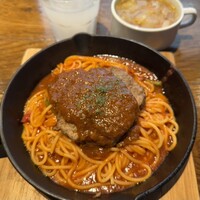渋谷アチェーゾ - ハンバーグナポリタン　ミートソース　1,280円
