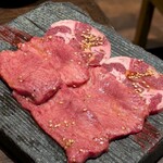 炭火焼ホルモン ぐう 築地 - 