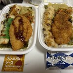 ほっともっと - 料理写真:のり弁 左ソース 右醤油