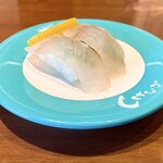 回転寿司しげなが - 昆布〆・ひらめ？鯛？