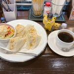 英国館 - サンドイッチモーニングセット　750円(税込)