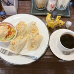 英国館 - サンドイッチモーニングセット　750円(税込)  ※上からも