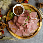 牛もも肉の自家製ローストビーフ