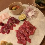 つるとんたん UDON NOODLE Brasserie - ユッケもたまらん　お馬さんに感謝！