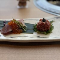尾崎牛焼肉 銀座 ひむか - 《尾崎牛塩ユッケ キャビアのせ》