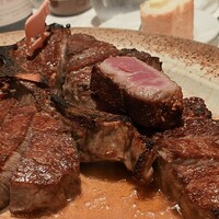 ウルフギャング・ステーキハウス シグニチャー - プライム熟成T-BONEステーキ