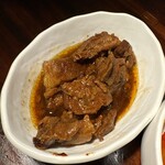炭火焼肉 ホルモン にく式 - 牛煮込み