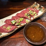 炭火焼肉 ホルモン にく式 - ハツ刺し