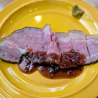 カフェトスカ - ジューシーに焼き上げたローストビーフ