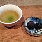 柳家 - 最後にお茶と巨峰が2個