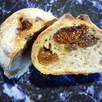 ペストリーショップ - ジューシーなイチジクには赤ワインの苦みがほんのり