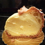 ペストリーショップ - みっちり詰まった濃厚なクリーム