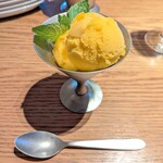 THE PUBLIC SIX - デザートはマンゴーシャーベット