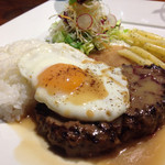 カイルアキッチン - ハワイアンはビーフ100%！