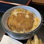 大地のうどん - かつとじ丼は半熟卵のトロトロがいい！