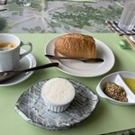 トミズダイナー - スープ・バケット・ガーリックバター・デュカ＆オリーブオイル