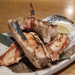 炭火原始焼と蔵元焼酎の店 のどぐろの中俣 - 焼タラバガニ