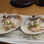炭火原始焼と蔵元焼酎の店 のどぐろの中俣 - 北寄貝の貝焼き