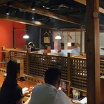 炭火原始焼と蔵元焼酎の店 のどぐろの中俣 - 店内は和モダンで、しっぽり飲める