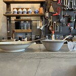 放鬆 - 食べ終わったお皿はカウンターへ。