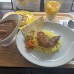 ヒナタ屋 - 手羽先のせチキンカレー