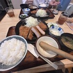 とんかつ＆エビフライ 囲炉裏 - 